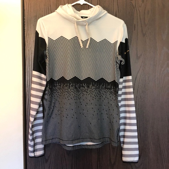 Nike Tops - Nike Pro “dri-fit” black/white/gray sweatshirt